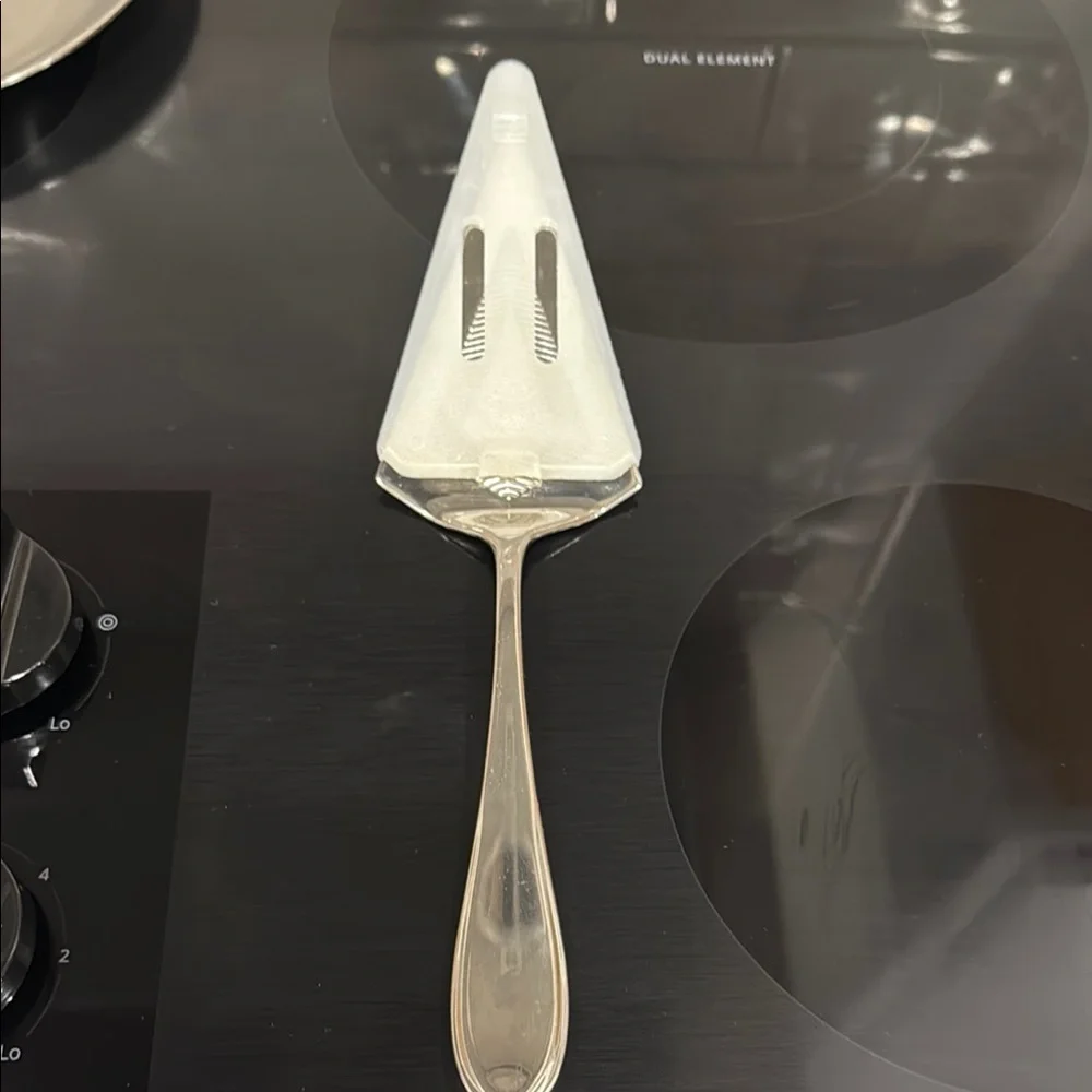 YAMAZAKI Cake Cutter